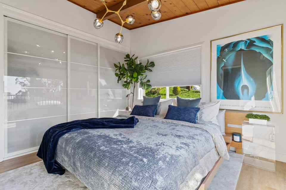 Indoors, Bed, Furniture, Home Decor, Bedroom