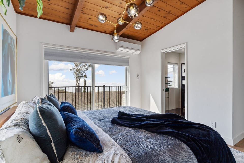 Indoors, Home Decor, Hardwood, Bed, Furniture