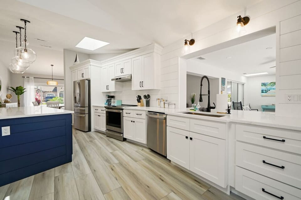 Fully equipped kitchen with everything you need to cook and dine in comfort.