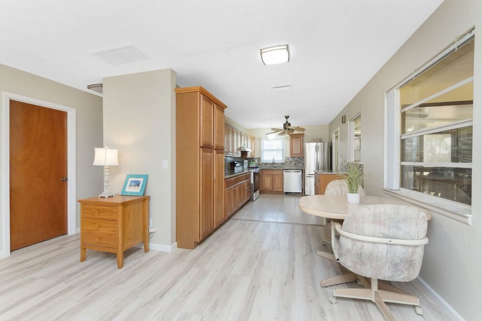 Kitchen/Dining Area