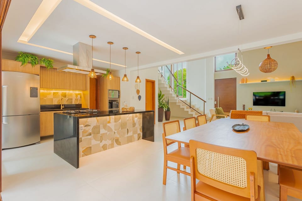 Kitchen or kitchenette,Dining area