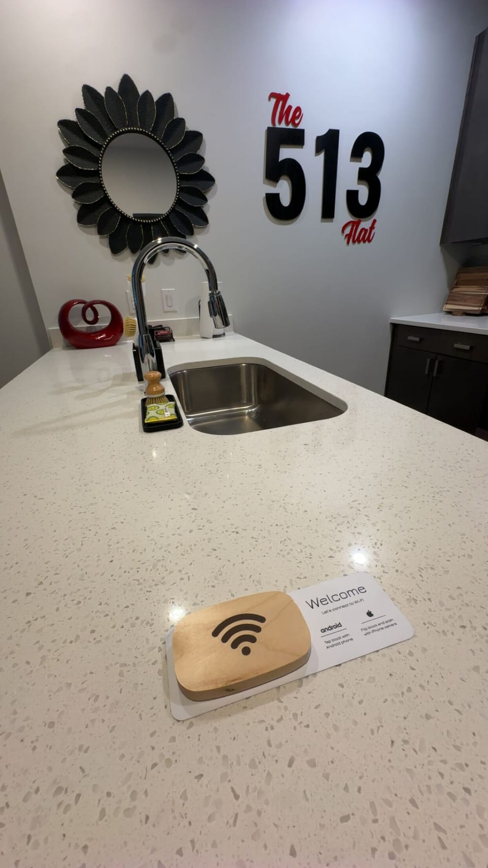 Just tap for WiFi ! Asking for the WiFi is so early 2000s, right?!