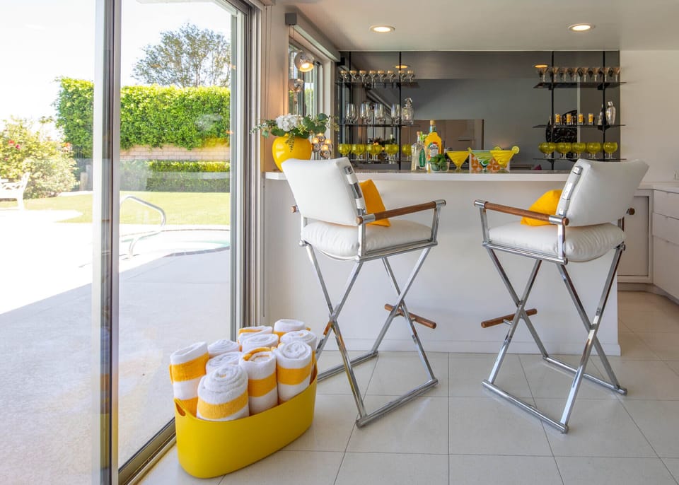 Bar in the family room 