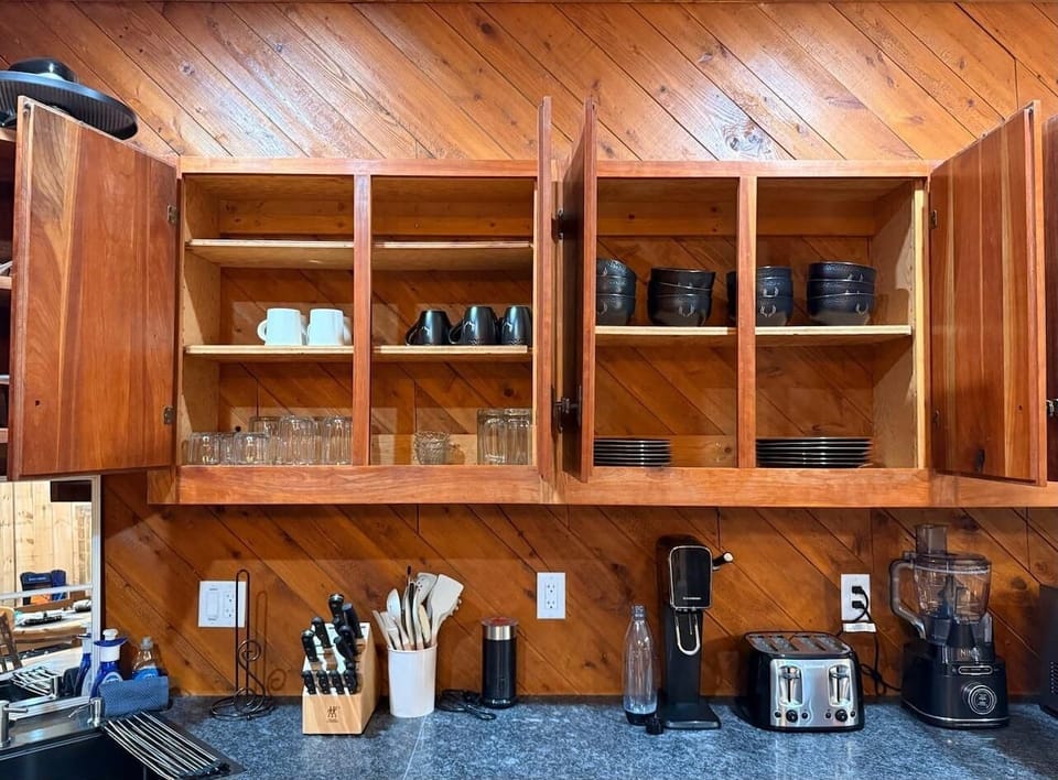 Kitchen - All Cooking Basics Required (photo does not showcase everything)