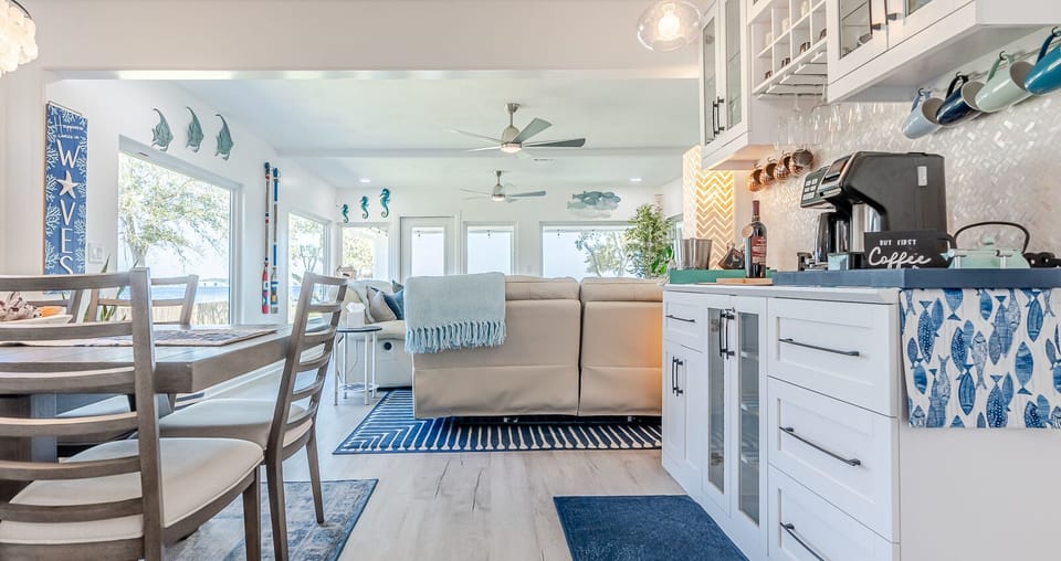 The relaxing theme of the house flows seamlessly throughout.