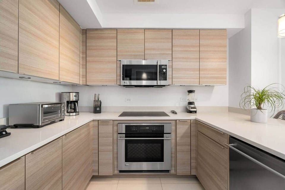 Full kitchen