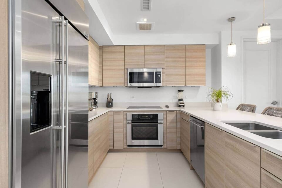 Full kitchen