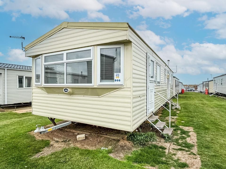 privately owned caravans for hire