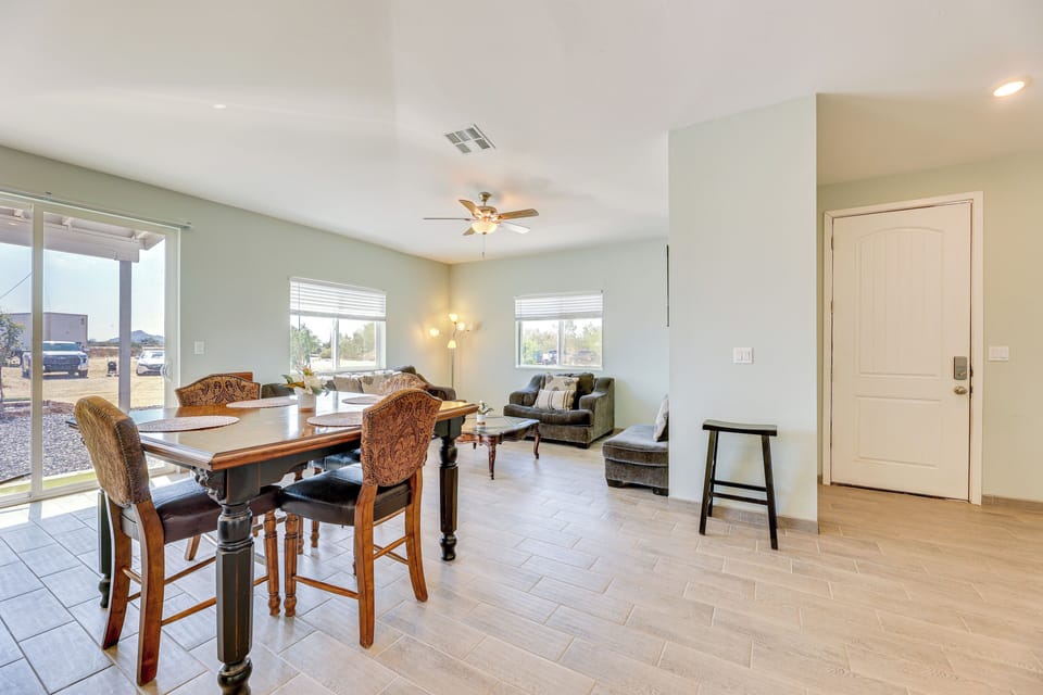 Dining Area | Dishware & Flatware | Central A/C & Heat