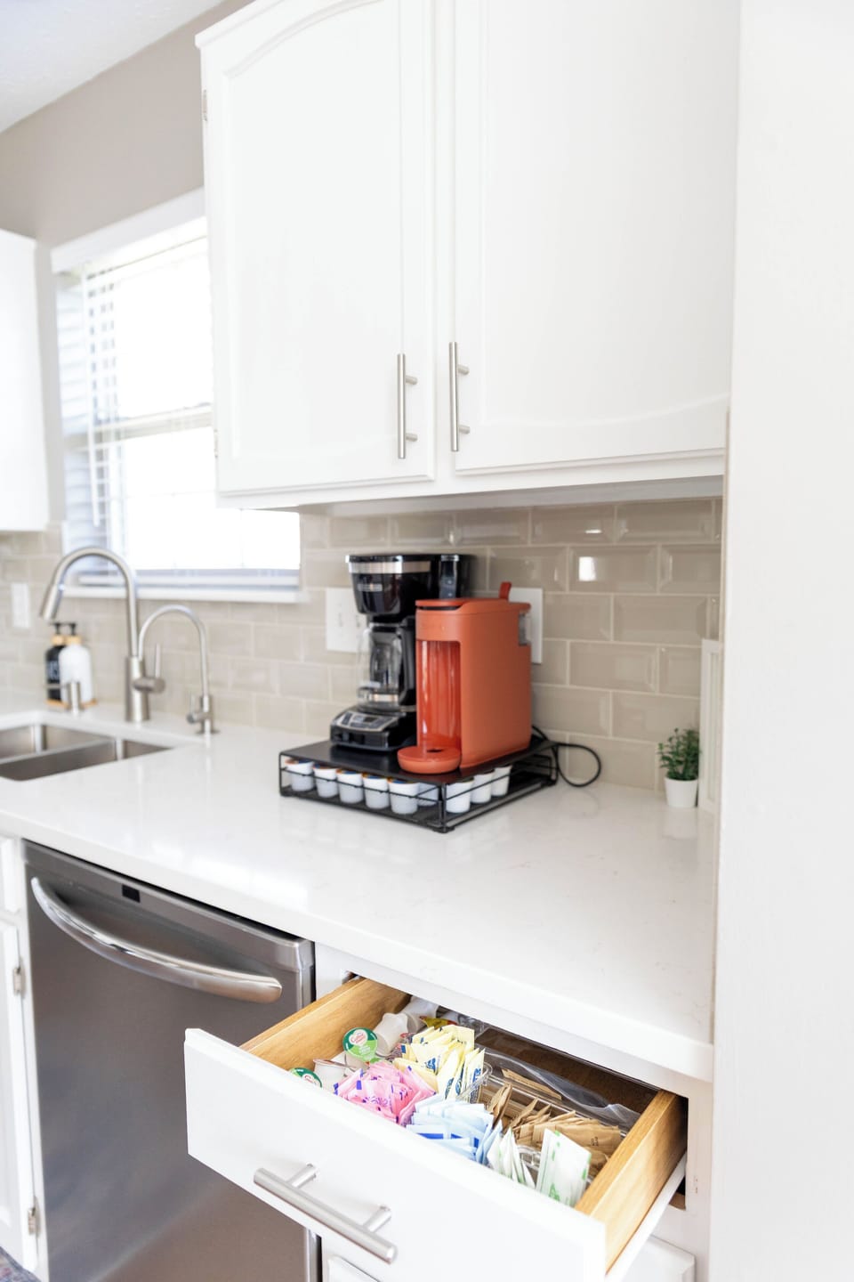 12 cup drip + single serve K cup- Grounds/K cups/creamers/sweeteners provided