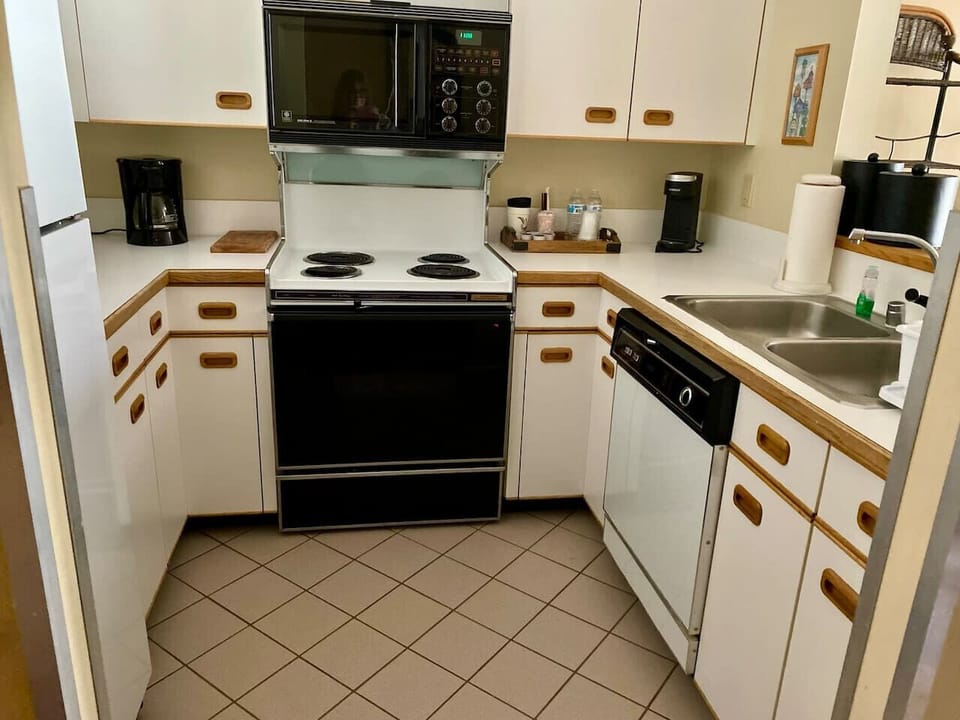 Fully equipped kitchen