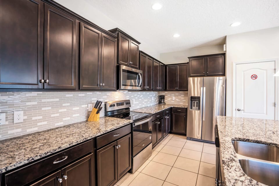 Fully furnished and equipped kitchen