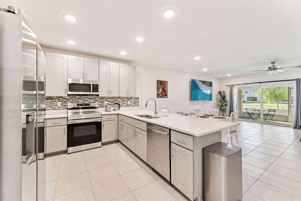Fully equipped kitchen
