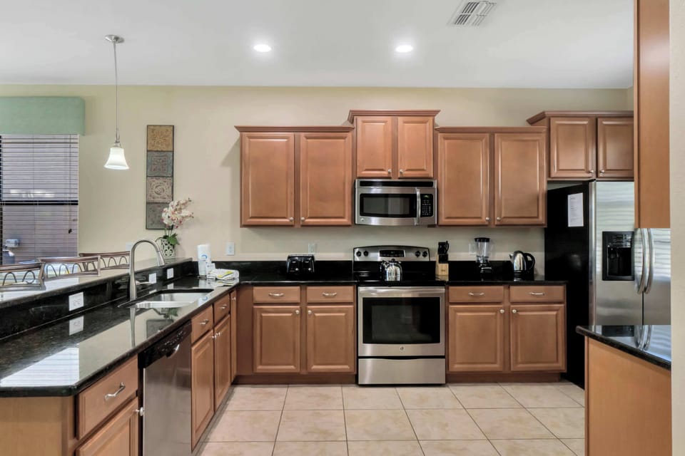 Fully equipped kitchen