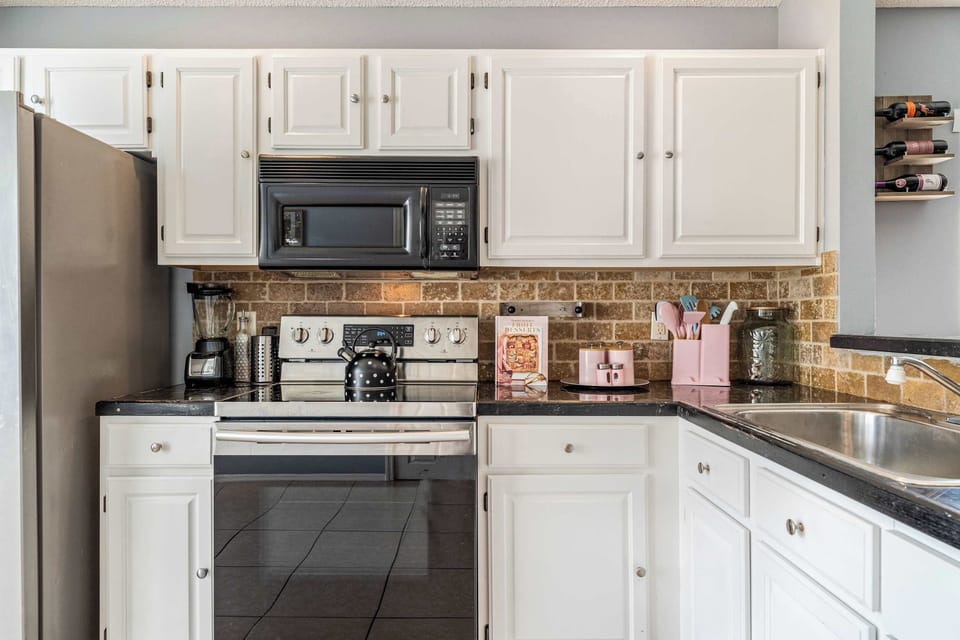 Full Kitchen