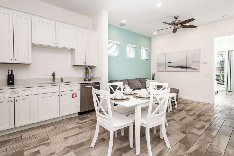 Enjoy meals & time spent together around the dining table, with seating for 4