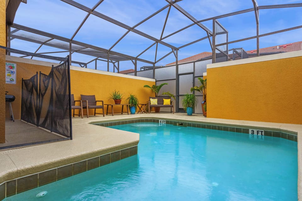 Covered pool