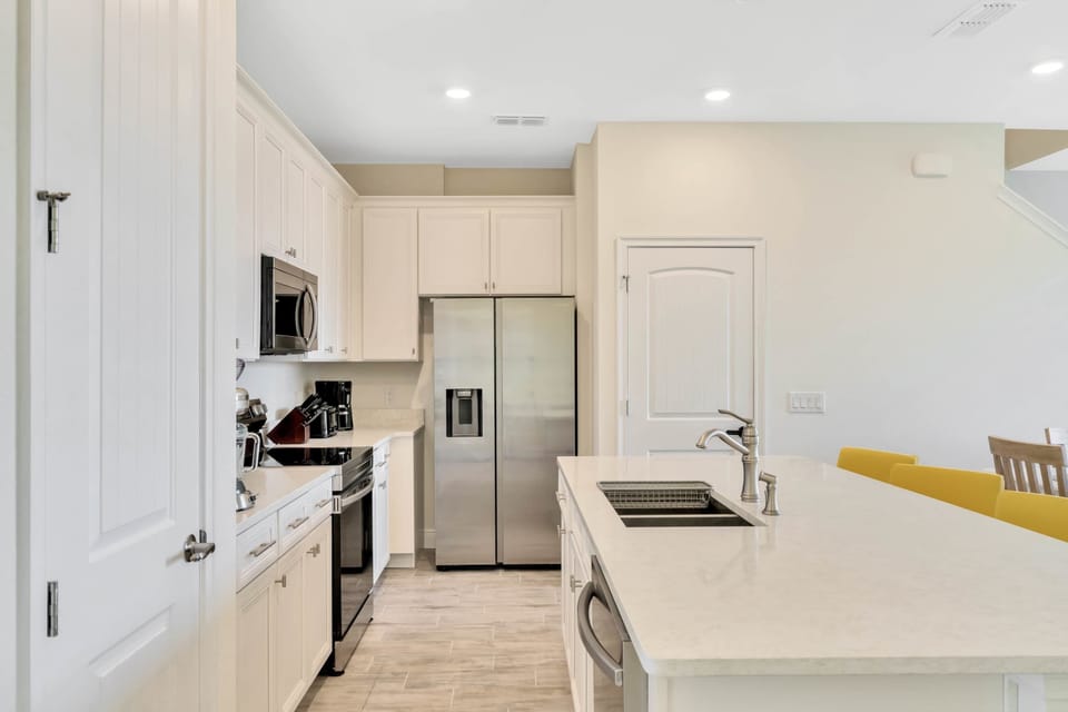 Fully equipped kitchen