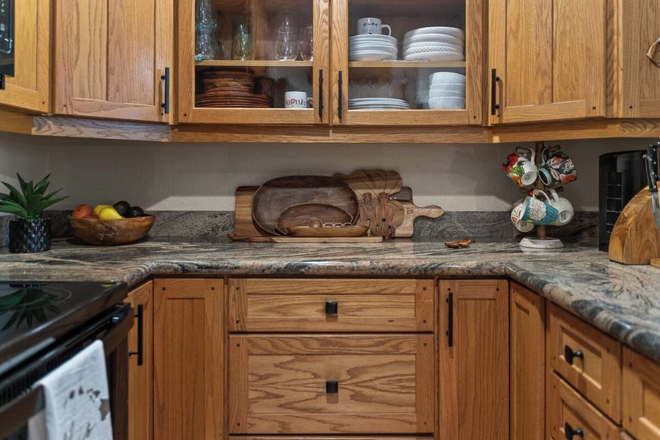 Fully stocked kitchen to prepare tropical meals