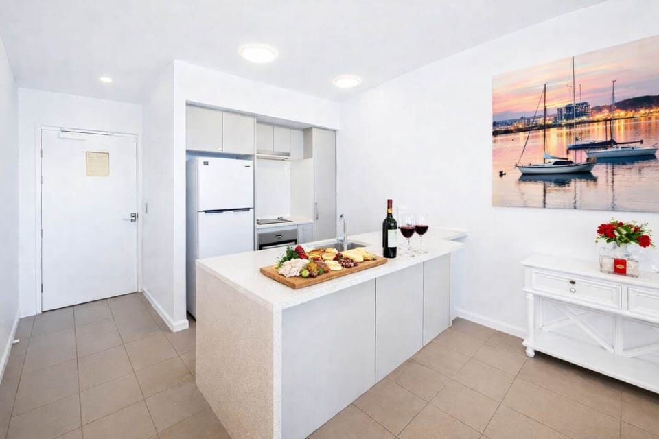 Fully equipped kitchen with breakfast bar for easy family meals