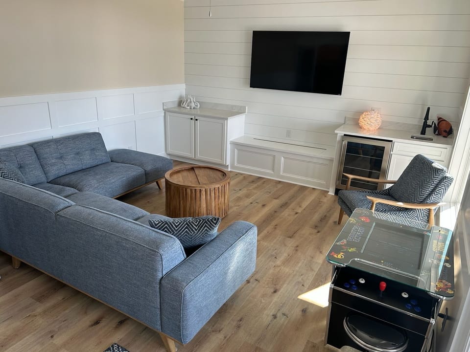 Second Floor game table with 60 video games 