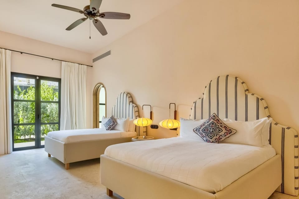 Hacienda La Paloma - Luxurious Tropical Retreat (6633)