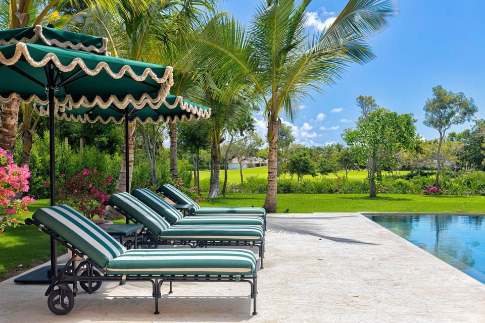 Hacienda La Paloma - Luxurious Tropical Retreat (6467)