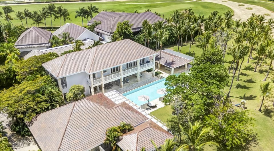 Royale Estate - 15 Bedroom Complex (6484)