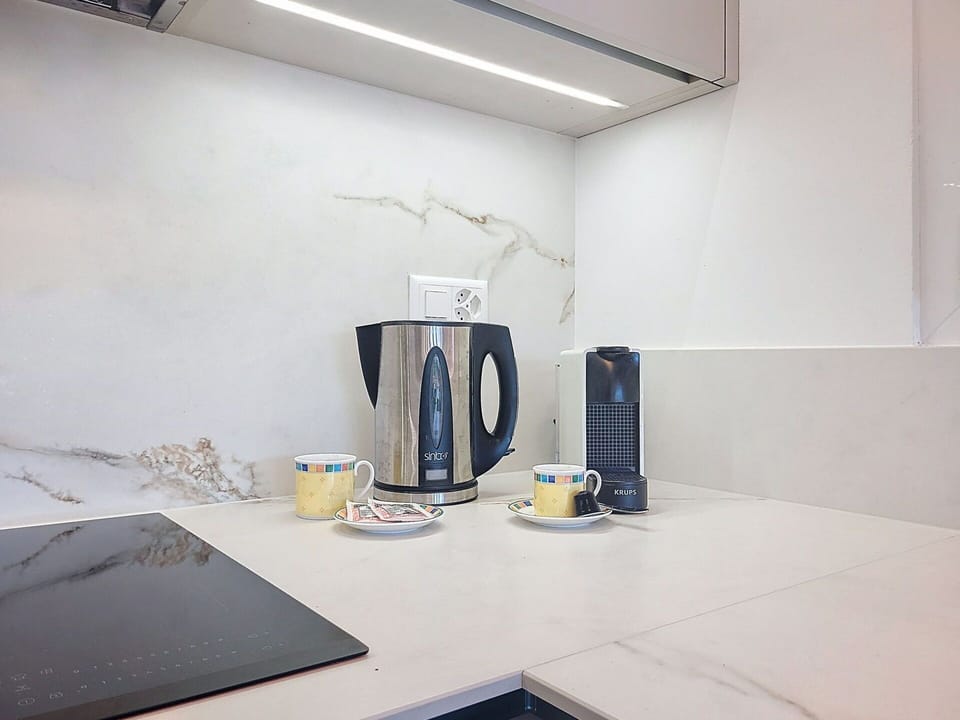 Kitchen Appliance, Home Appliance, Interior Design, Kitchen, Major Appliance, Countertop, Small Appliance, Kitchen Stove, Stove