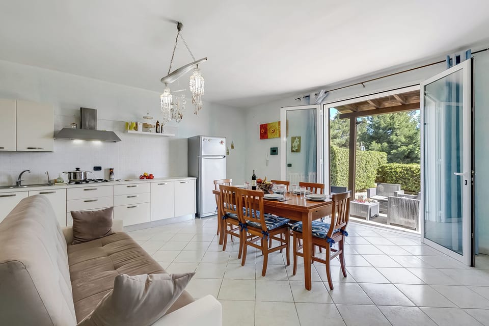 Kitchen and dining area
