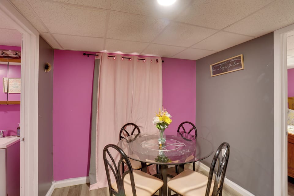 Dining Area | Dishware/Flatware Provided
