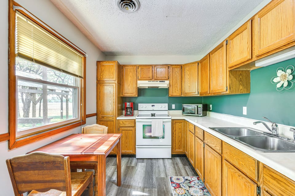 Kitchen | Refrigerator | Toaster | 1st Floor