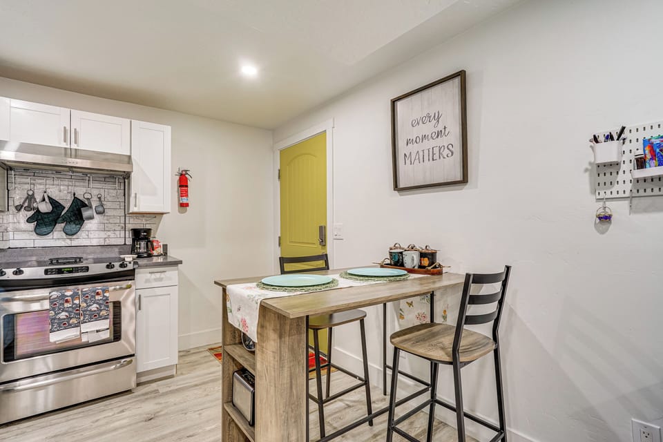 Dining Area | Dishware & Flatware