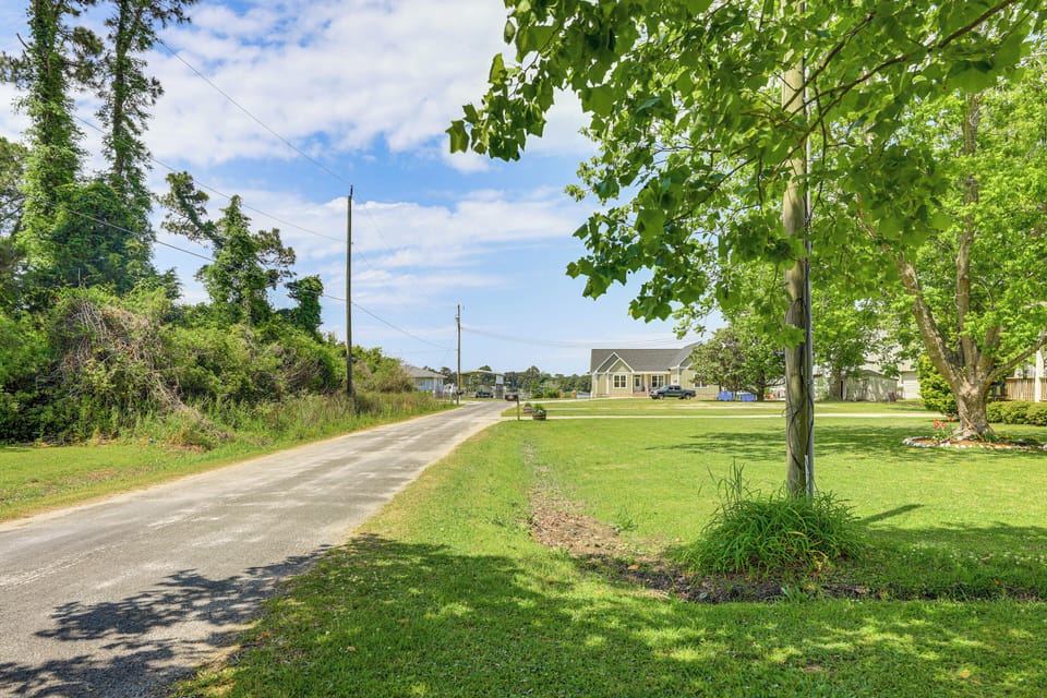 Parking | Driveway (4 Vehicles) | RV/Trailer Parking Allowed