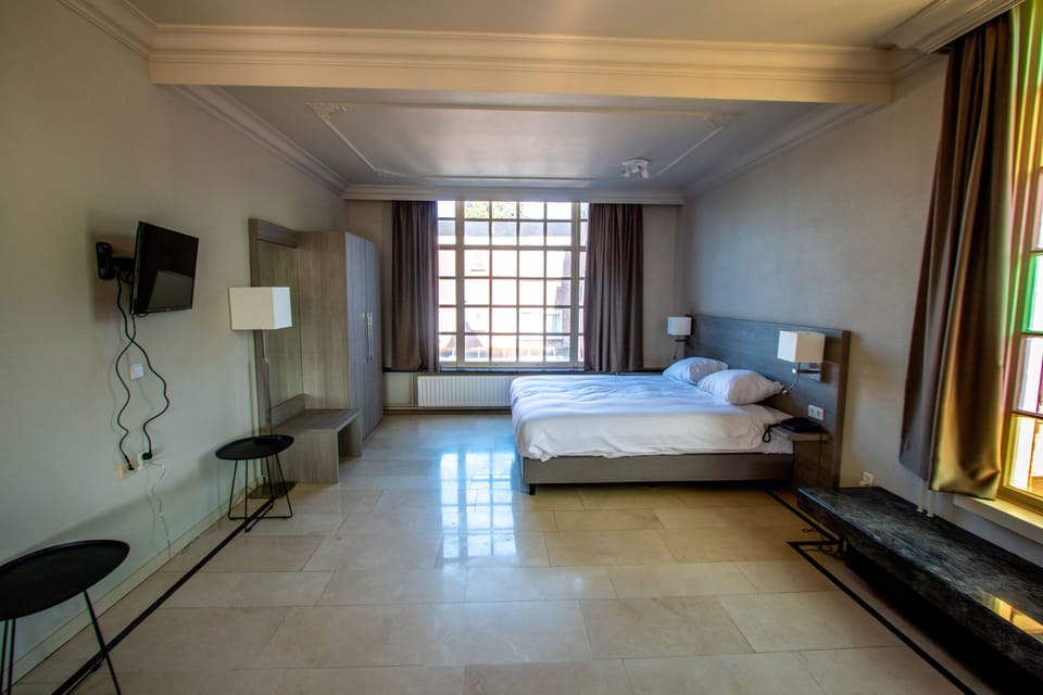 Unit with two Twin beds, or one Double bed. Actual room type may vary