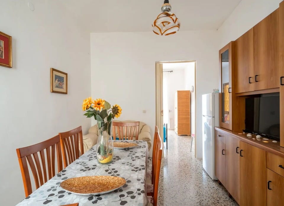 Autumn, Dining Room, Spring, Summer