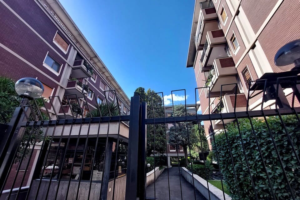 Building Exterior, Outdoor