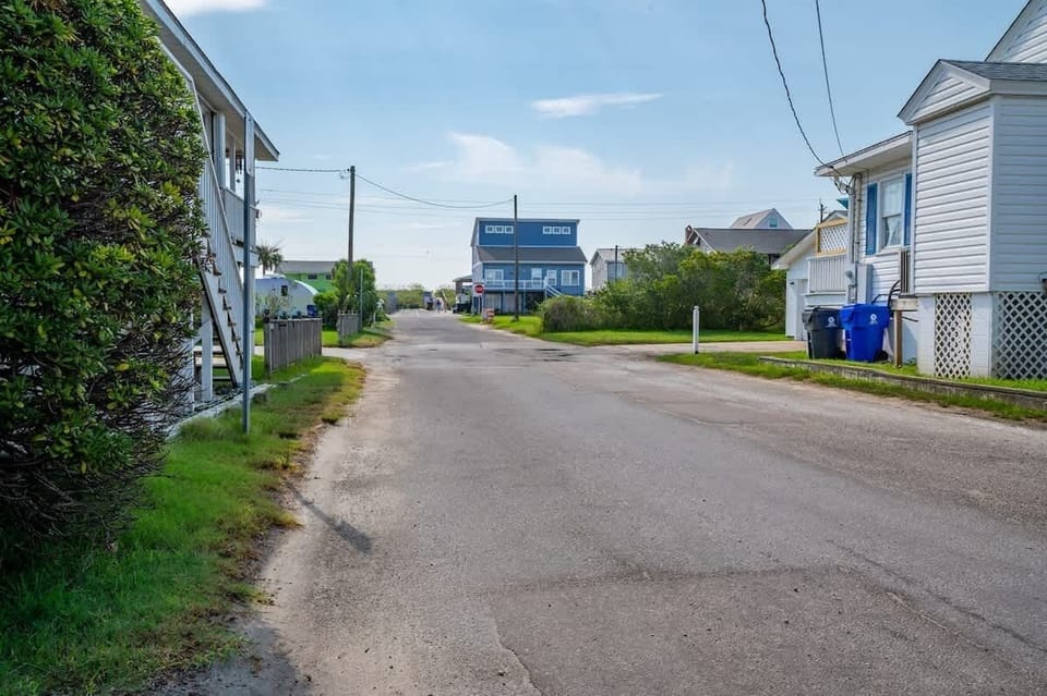 Just a Short 2 Blocks to the Beach!