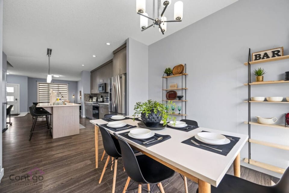 Settle in and feel at home! With a fully equipped kitchen steps away from the comfortable dining area, you`ll have everything you need for a relaxing  stay.
