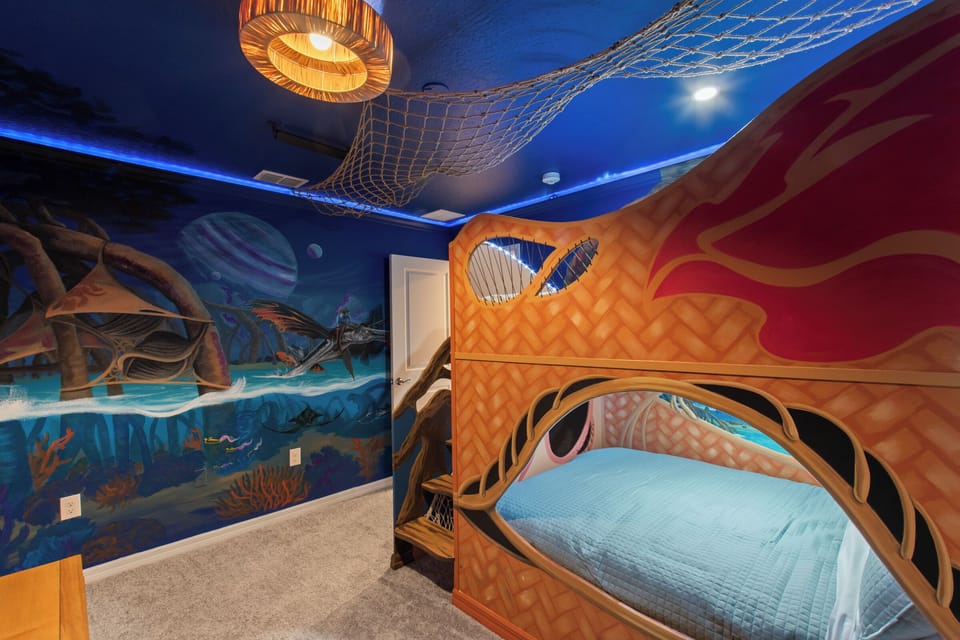 BR 7 Full Bunk Beds Shared Bathroom Tub/Shower Sleeps 4 Avatar Theme