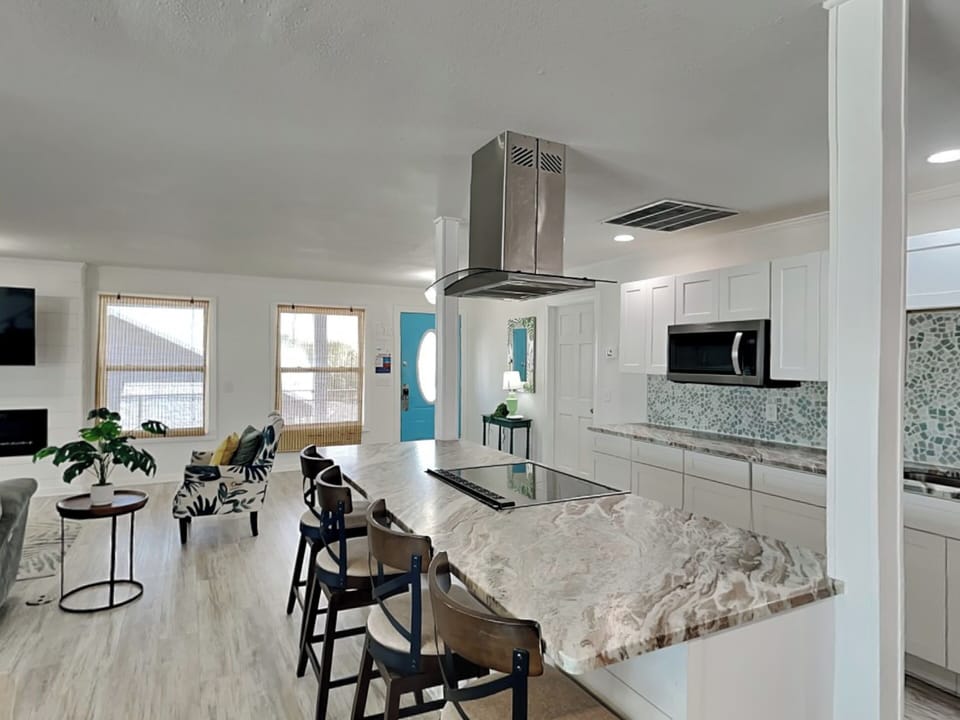 Kitchen Island Seating, Second Floor