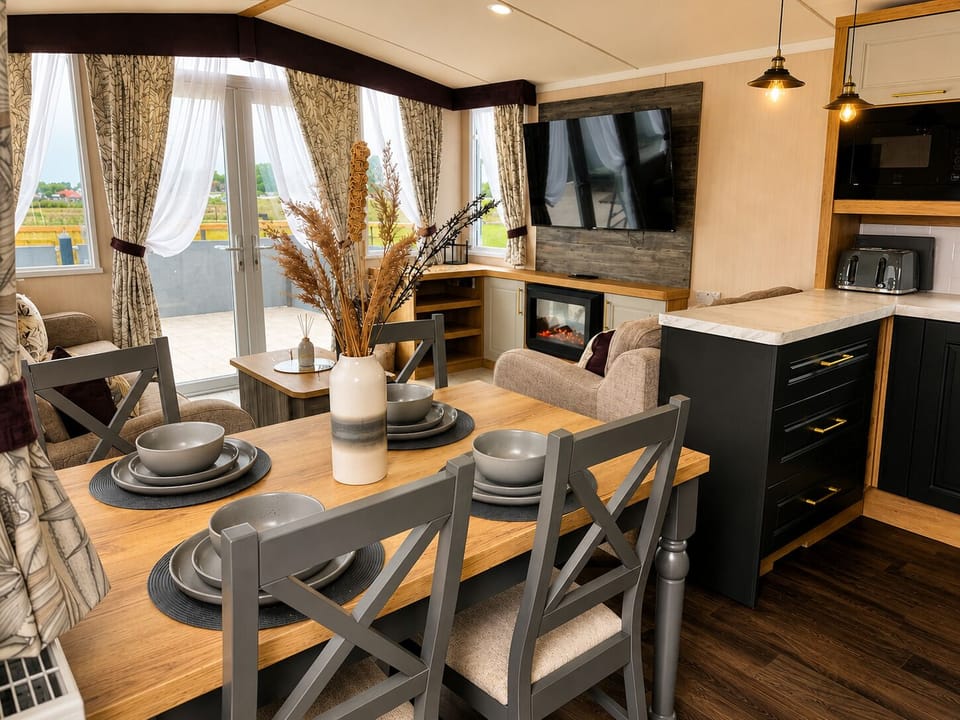 Bright Open-Plan Living & Dining Area (