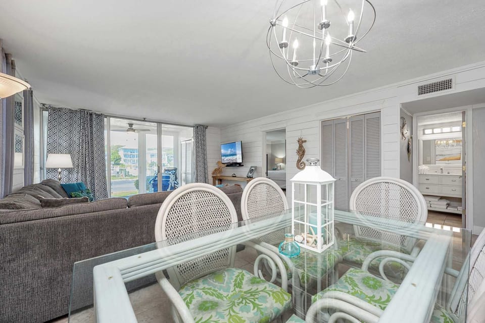 Enjoy meals together at the dining table for 6
