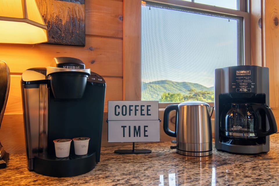 Sunflower Summit's fully-equipped kitchen