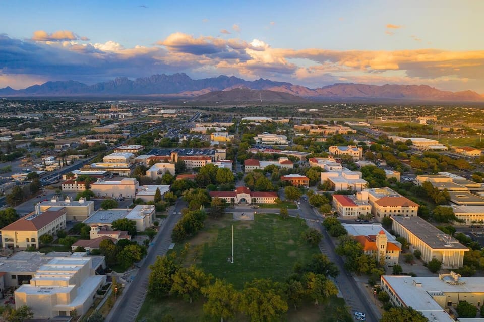 The UNM campus is 4 blocks away.
