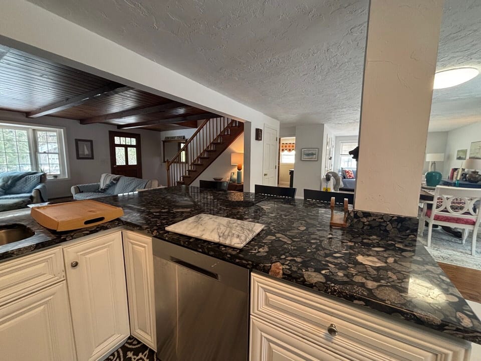 Large Counters, perfect to prep your meals