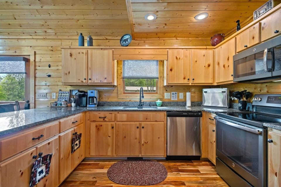 Prepare meals with ease. Fully loaded kitchen incl. cookware, toaster, teapot, blender, Ninja airfryer, baking pans, bowls, pots/pans, utensils, stoneware dishes/mugs, Tervis tumblers for outdoor beverages, drip coffee, Keurig and Bialetti espresso.