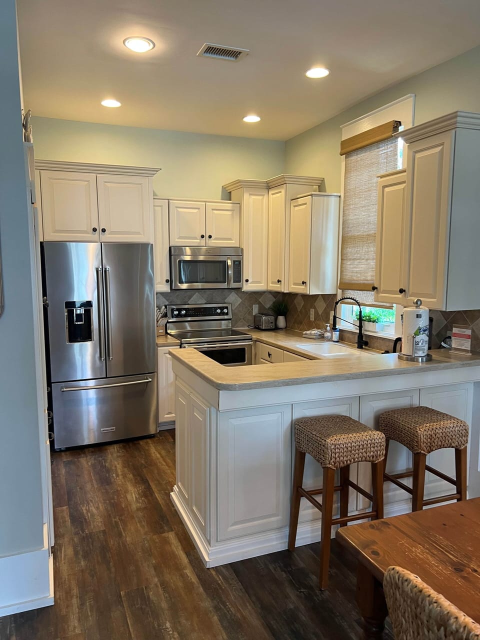 Full kitchen with all of the cooking necessities that you would want