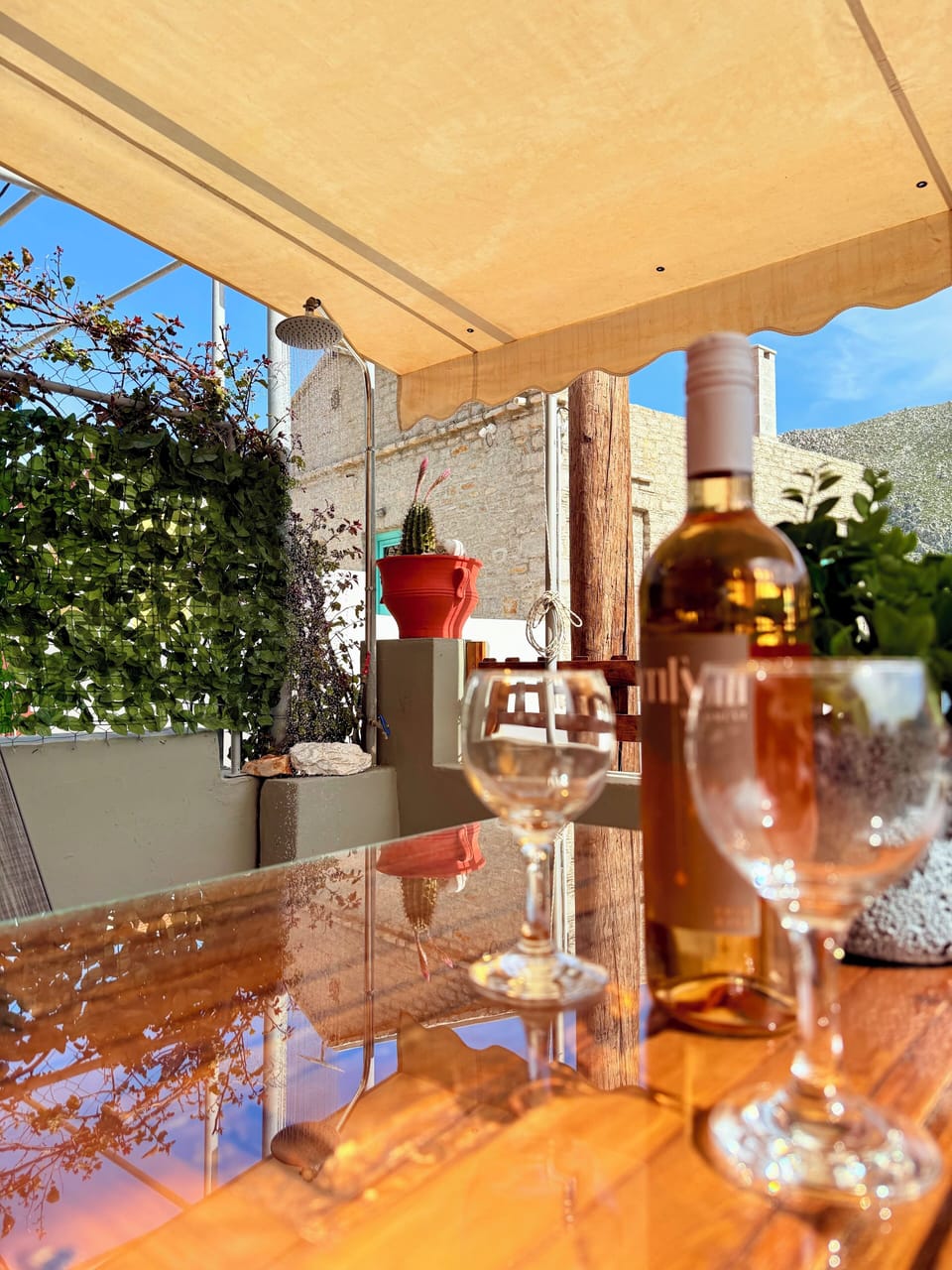 Outdoor dining