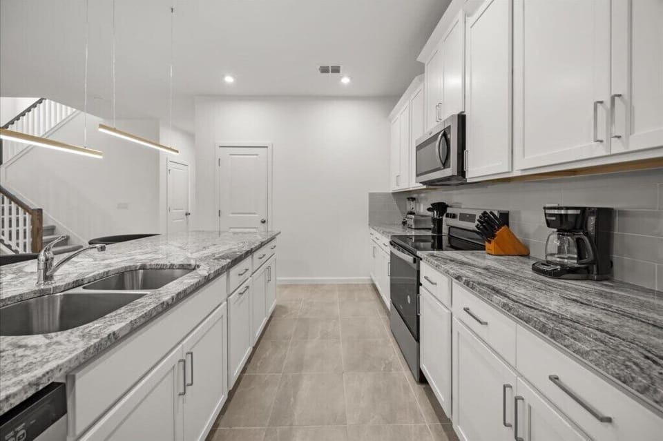 2337SaltyWindsWay(7)